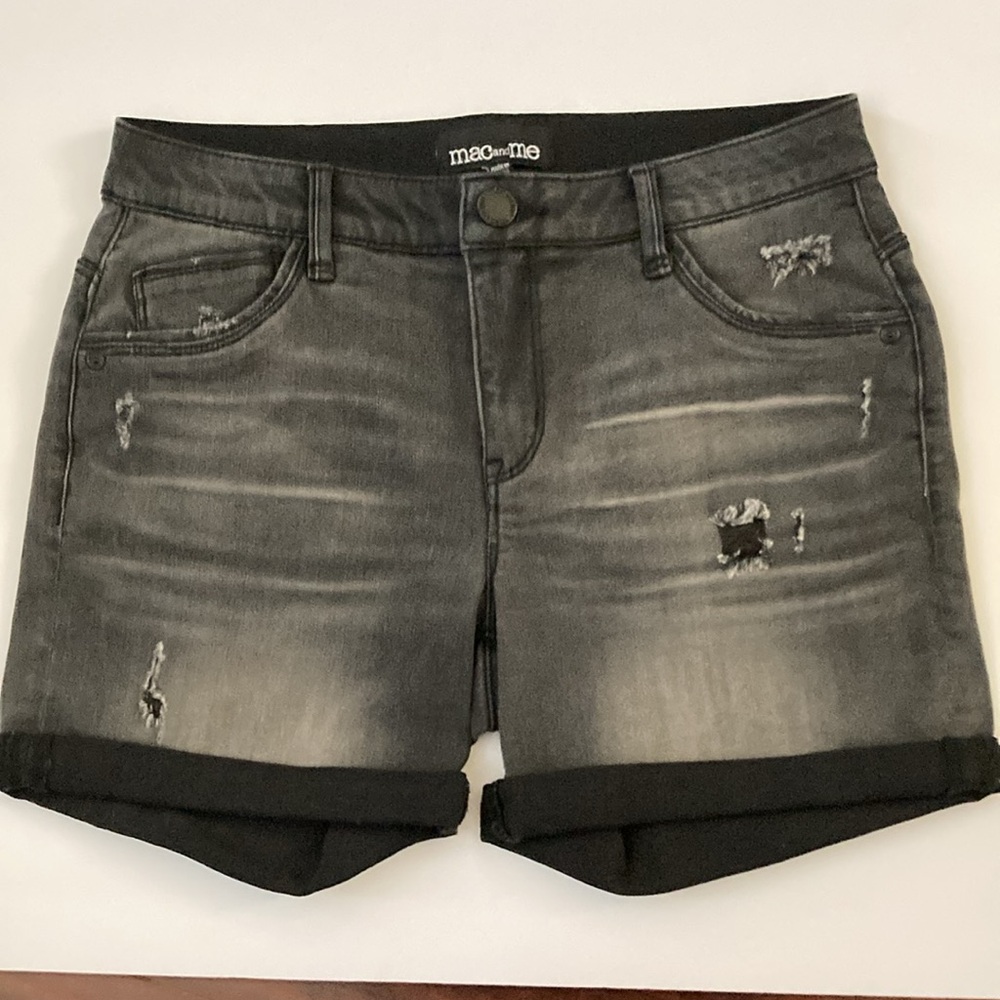 MAC and ME Women’s Tummy Control Size 6 DISTRESSED Vintage Cuff Shorts NWOT